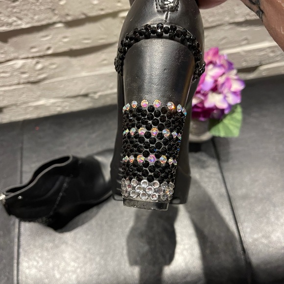 Custom Decorated Black Platform Boots 9 - Picture 8 of 13
